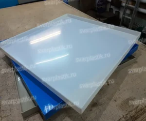 Пластиковый поддон с бортами